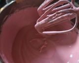 Foto langkah ke 2 dari resep Bolu kukus red velvet meses coklat.