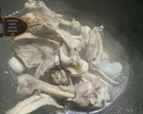 A picture of step 1 of Chicken corn soup.