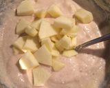 Foto del passaggio 2 della ricetta Ciambellone mele, cannella e yogurt