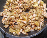 Foto del paso 4 de la receta: Berenjenas rellenas de pollo