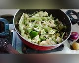 A picture of step 2 of Mix veggies with drumsticks.
