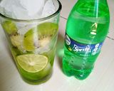Foto langkah ke 3 dari resep Kiwi squash / kiwi mojito #10.