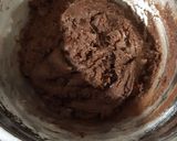 عکس مرحله 3 از دستور کوکی شکلاتی با تزیین اسمارتیز 🍪
