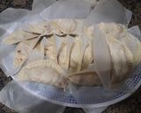Foto del paso 3 de la receta: Empanadillas de carne, huevo y aceitunas