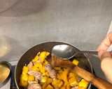 Foto langkah ke 4 dari resep Ayam Jamur Paprika saus Tiram ala Tiger Kitchen.
