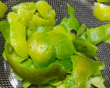 Foto del paso 2 de la receta: Tartar de salmón con salsa de lima