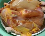 A picture of step 1 of Shu Si Kai(chicken in Kewpie Roasted Sesame Dressing).