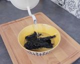 A picture of step 2 of 【Chef Baek Jong Wong Recipe】Korean Beef Seaweed Soup.