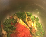 Foto del paso 2 de la receta: Arroz caldoso con verduras y níscalos (setas silvestres o rovellons)