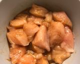 Foto langkah ke 2 dari resep Chicken Karaage (Ayam Goreng Jepang).