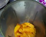 A picture of step 3 of Mango creamy dessert.