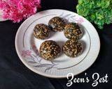 A picture of step 4 of Black and White Sesame Laddoos.