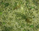 A picture of step 5 of Hariyali Pulao Green Herby Rice.