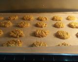 Foto langkah ke 6 dari resep Vanilla corn flakes cheese cookies.