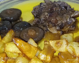 Foto del paso 8 de la receta: Rabo de ternera, guisado con vino tinto 👌👌👌con setas shiitake