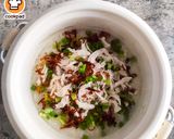 Gambar langkah 5 resipi Bubur Nasi Ayam Simple.