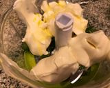 Foto del paso 2 de la receta: Zapallo relleno con dip de queso crema y hojas de zanahoria