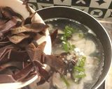 Foto langkah ke 3 dari resep Sup Bakso Ikan + Jamur.