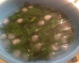 Foto del passaggio 2 della ricetta Risotto con crema di spinaci e tastasale croccante
