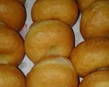 Foto langkah ke 8 dari resep Donat Salju Mini.