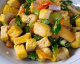 Foto langkah ke 6 dari resep Tumis Tahu Jambal.