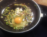 Foto del paso 2 de la receta: Revuelto de ajos tiernos y espárragos