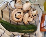 Gombás, cukkinis szaftos csirke GM recept fázis 1 fotója