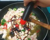 Foto langkah ke 4 dari resep Ifu Mie Cah Ayam Pedas.