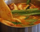 Foto langkah ke 5 dari resep Ayam Woku Khas Manado: PEDAS MAKNYUS.