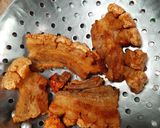รูปขั้นตอนการทำที่ 4 ของ หมูกรอบที่กรอบไม่ลืม