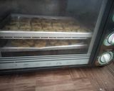 Foto langkah ke 7 dari resep Garlic Cheesy Butter Cookies.