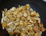 Foto langkah ke 3 dari resep Stir fry tofu beef mushroom 🍲.