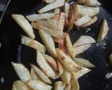Foto del paso 1 de la receta: Papas🍟 "fritas" veganas🥑🌰🍅