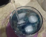 A picture of step 4 of Blue berry drink.