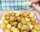 Foto langkah ke 2 dari resep Mini Donat Tanpa Telur.