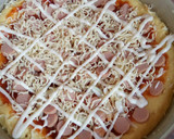 Foto langkah ke 6 dari resep Pizza Oven Sederhana Enak.