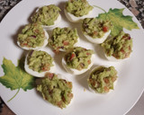 Foto del paso 3 de la receta: Huevos rellenos de guacamole