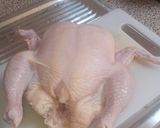 Foto del paso 1 de la receta: Pollo a la sal con verduras al horno