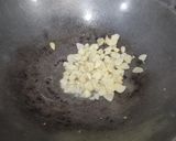 Foto langkah ke 2 dari resep Indomie goreng hack / mie goreng hack.