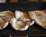 Foto del paso 1 de la receta: Libritos de carne de cerdo rellenos con salsa de champiñones al vino