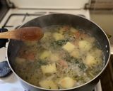 Tárkonyos csirkeragu leves🍲😊 recept fázis 3 fotója