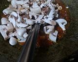 A picture of step 4 of Mushroom Matar curry.