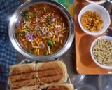 મિસલ પાઉં (Misal Pau Recipe In Gujarati) રેસીપી સ્ટેપ4ફોટો