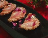 પિંક રોઝ ગુજીયા (Pink Rose Gujiya Recipe In Gujarati) રેસીપી સ્ટેપ3ફોટો