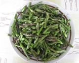 A picture of step 1 of Agrelia (wild asparagus) with eggs.