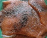 Foto del paso 1 de la receta: Salmón con camarones en crema de chipotle