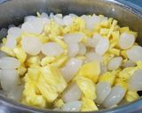 Hình bước làm 3 của món Đá me hạt đác rim thơm