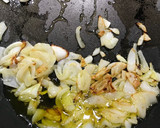 Foto del paso 2 de la receta: Tortilla espinacas y jamón con (claras de huevo solo)