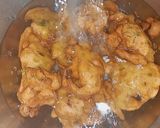 A picture of step 7 of Pakora Curry.