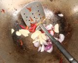 Foto langkah ke 4 dari resep Tumis Pare Ampela Ayam.